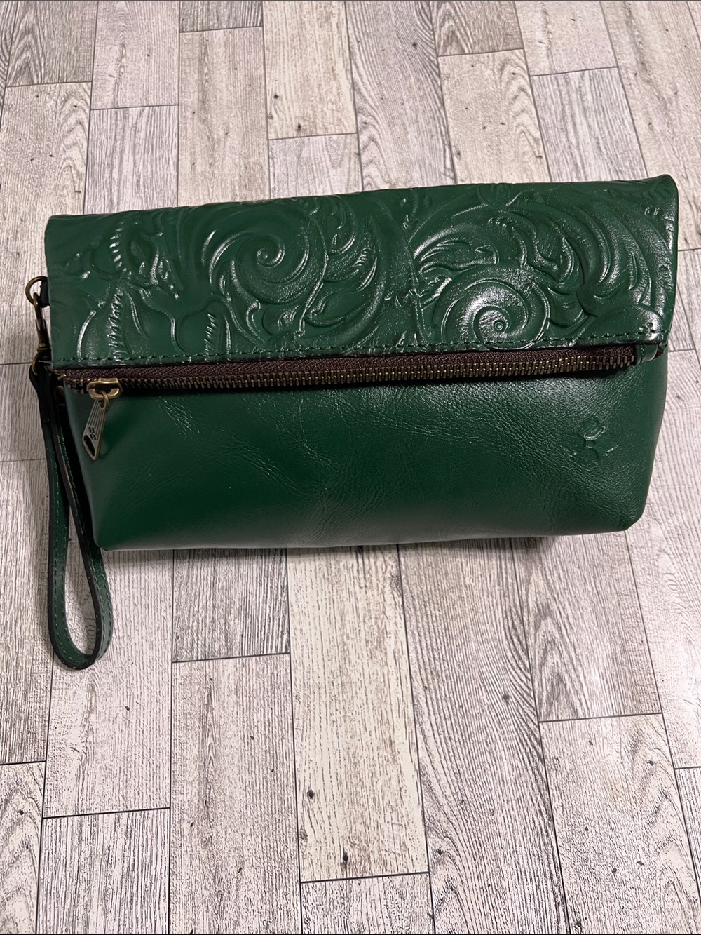 Patricia Nash Emrald Green Leather Wristlet Clutch